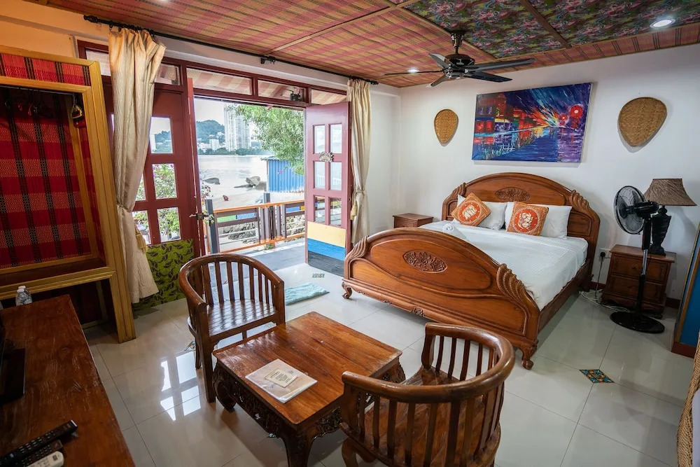 Lost Paradise Resort