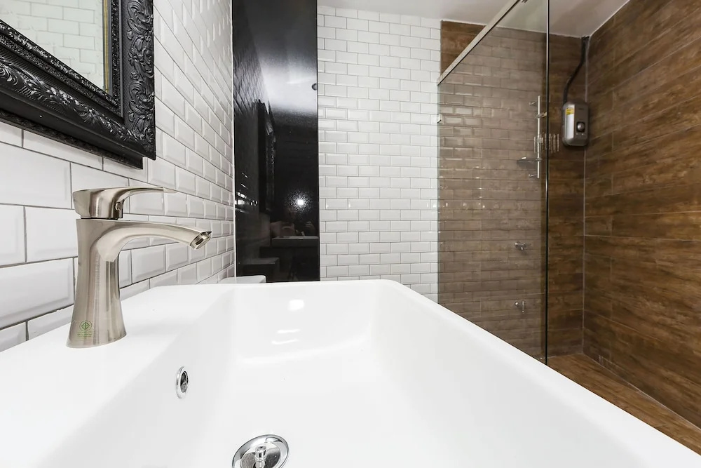 1 Bedroom Suite