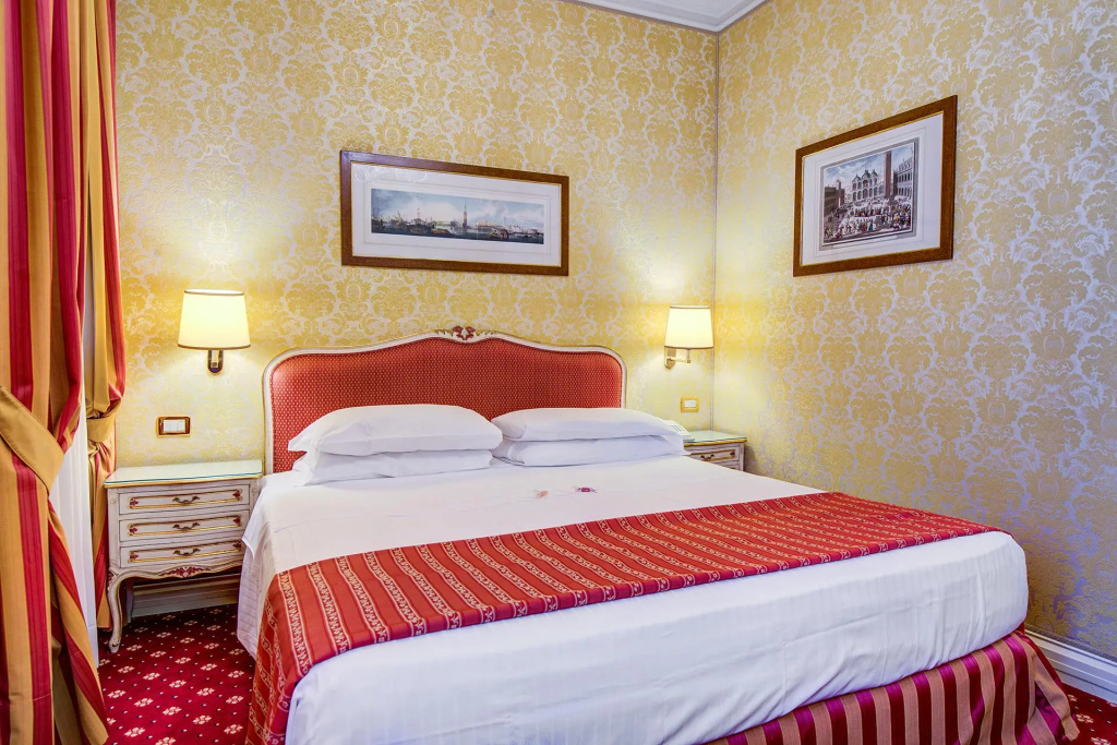 Superior Double room (full double bed)