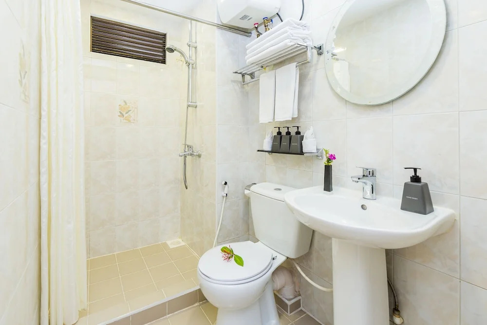 Champa Central Hotel