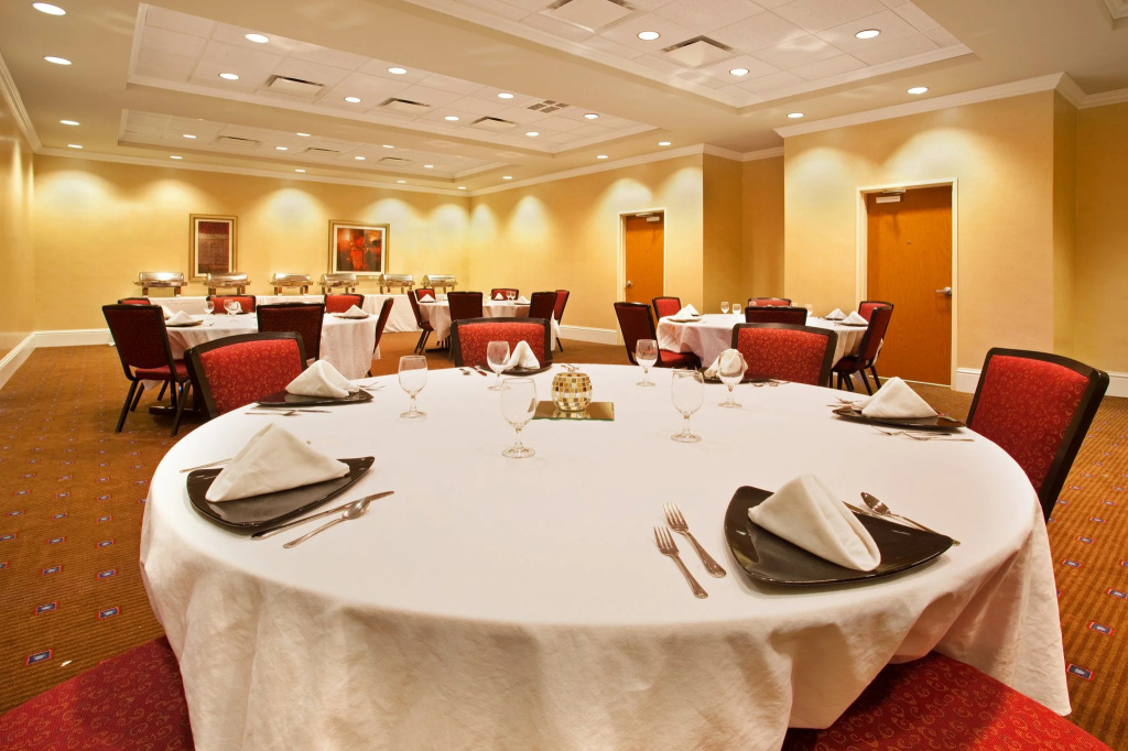 Holiday Inn Aurora North - Naperville by IHG - Général