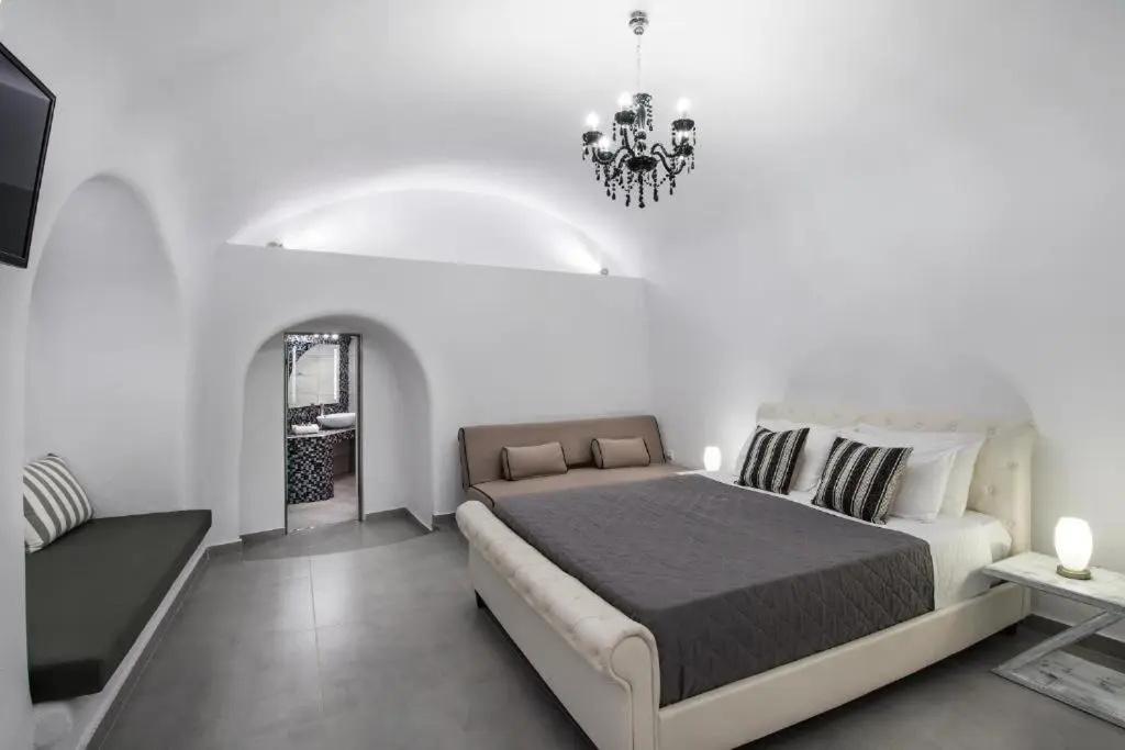 Superior Double room with pool view full double bed