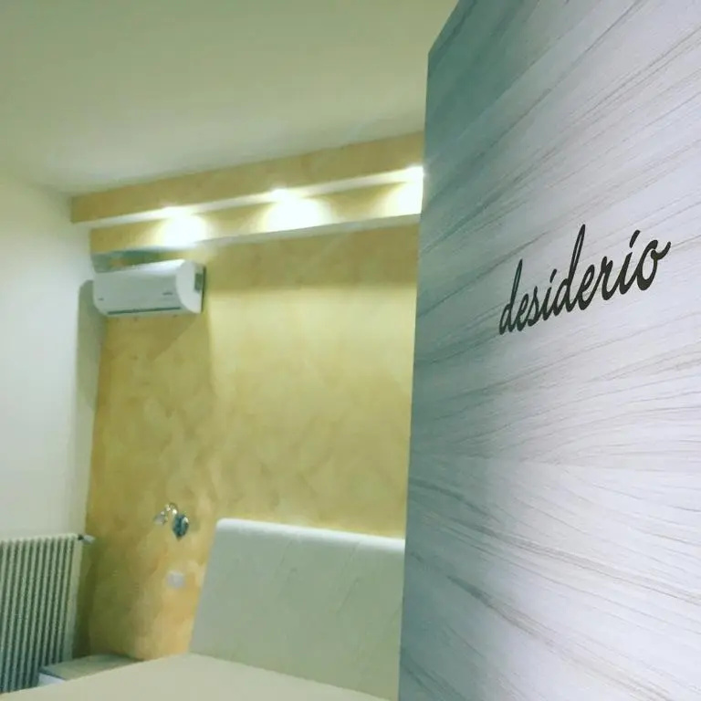 Standard Double room with balcony (full double bed)