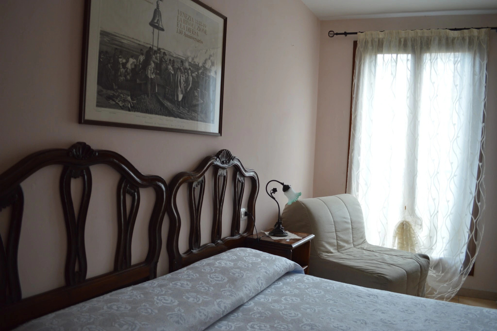 Standard Double room with canal view (full double bed)