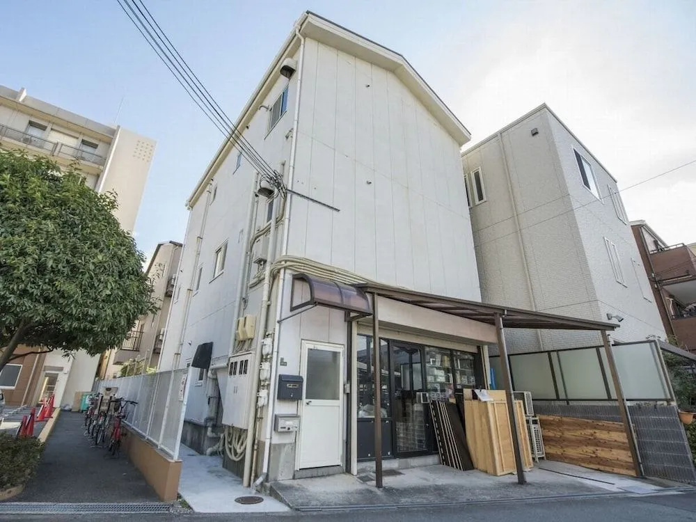 Very House Nippombashi B