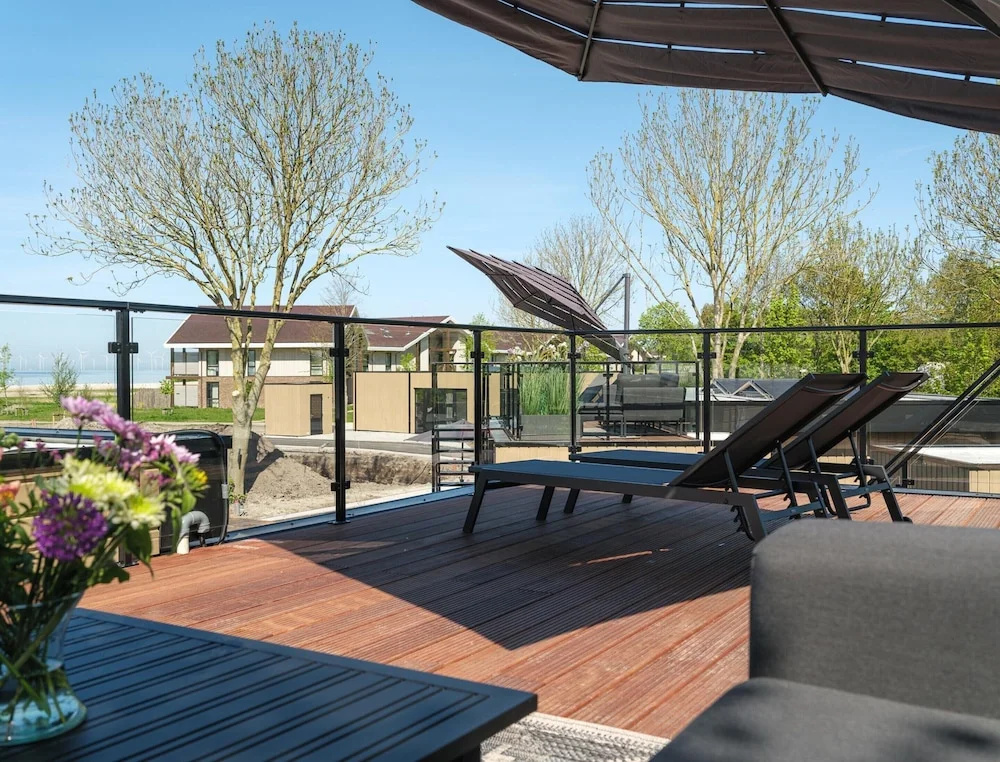 Waterfront Villa With Private Rooftop