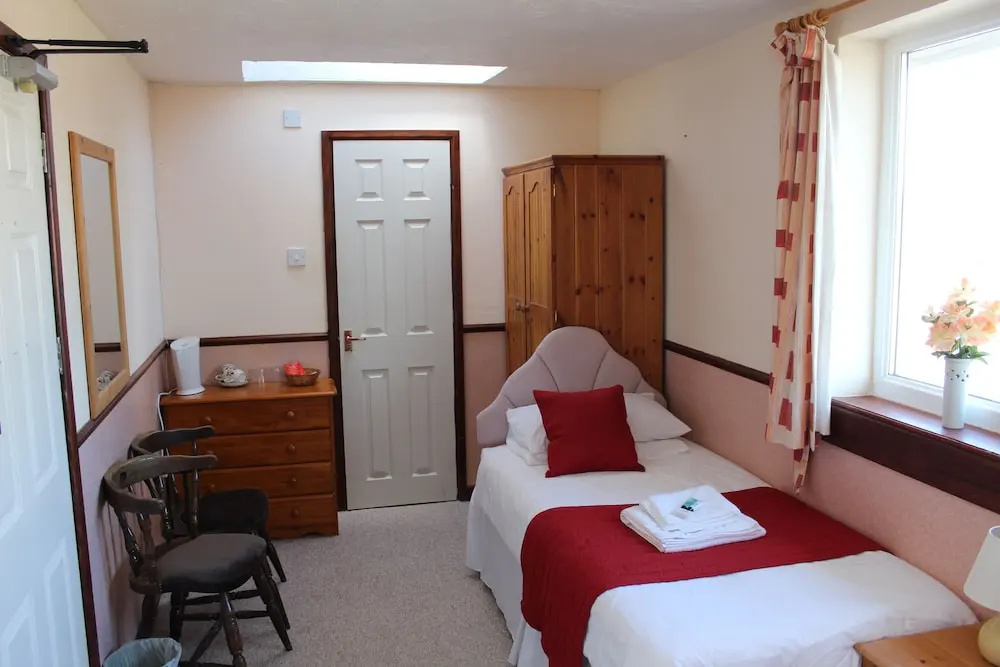 The Middlegate Hotel - Chambres