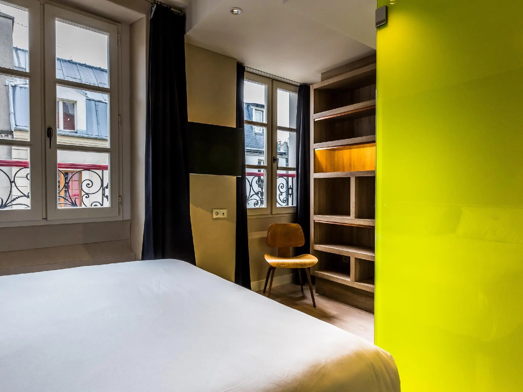 Executive Double room (full double bed)