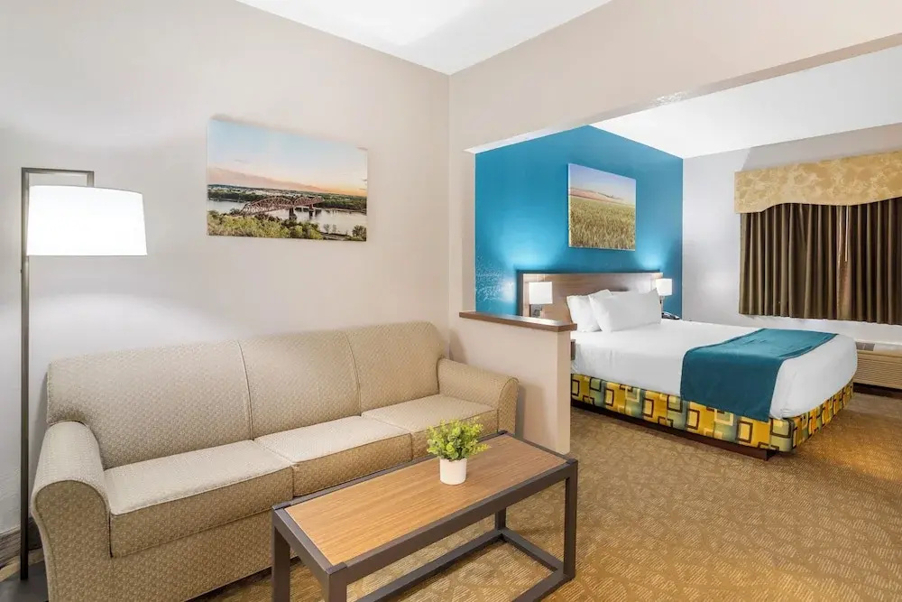 Double Suite (full double bed)