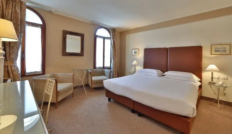 Hotel Canon D'Oro - Chambres