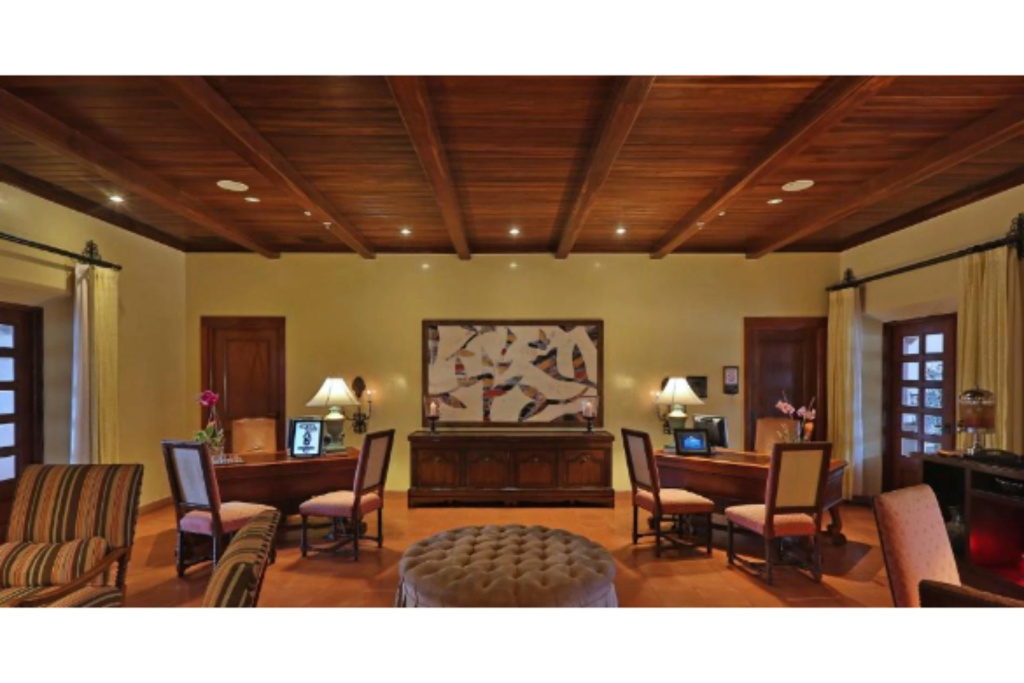 Lobby & Reception