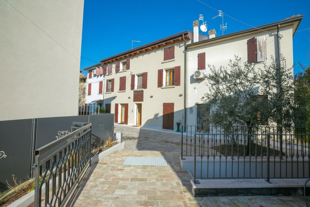Residenza Lugana Apartments