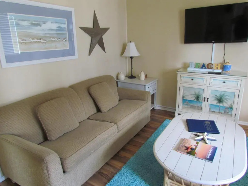 2 Bedrooms Villa with park view