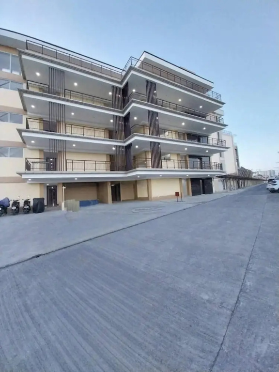 Near Mactan International Airport Condo With Private Entrance and Shared Pool