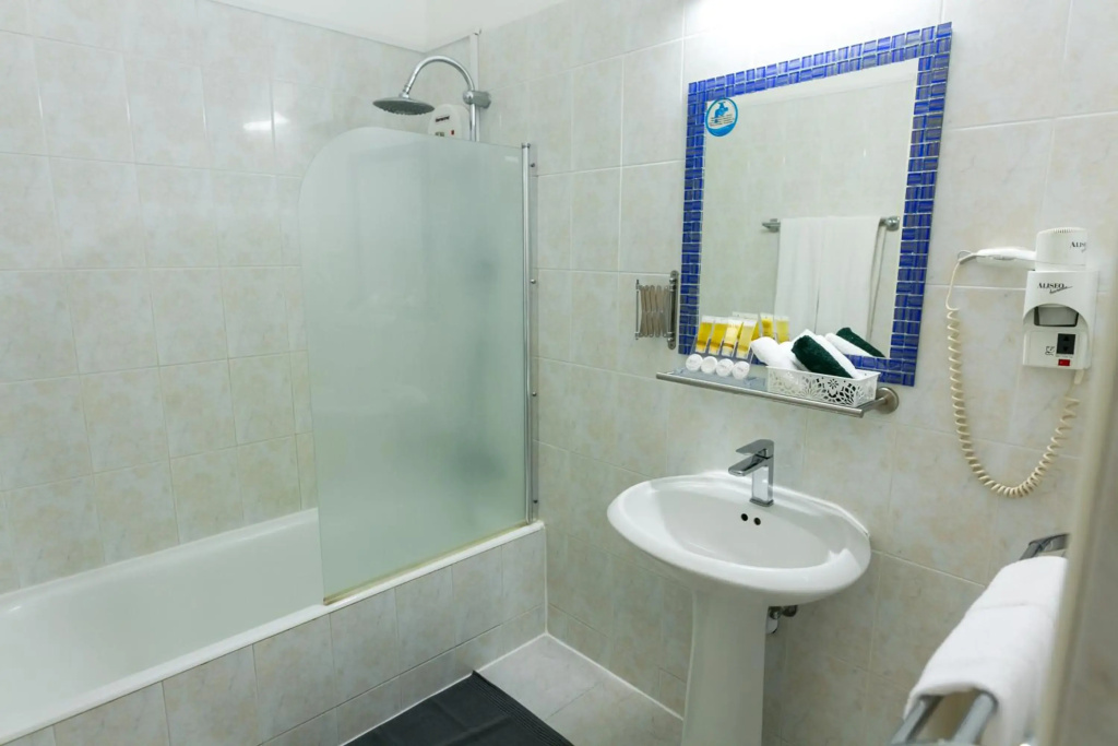 Fitos Inn Guest House - фото 10