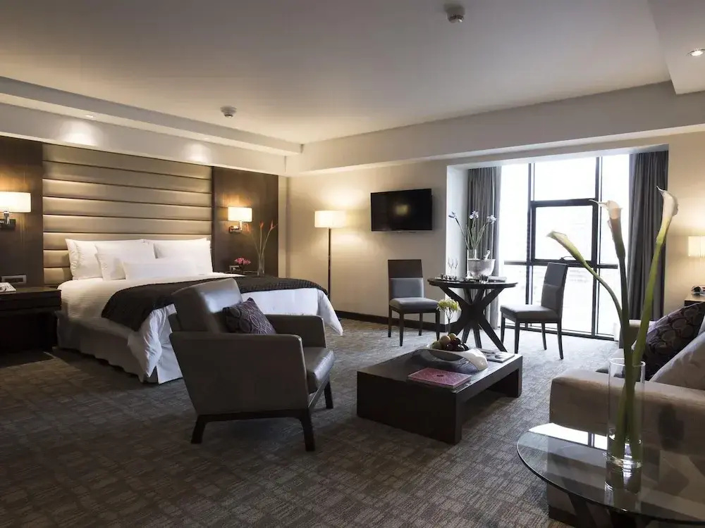Grand Double room (full double bed)