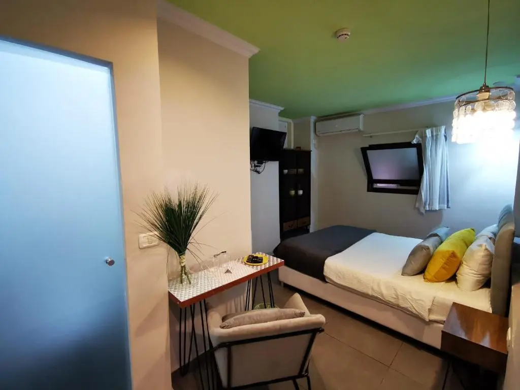 Comfort room
