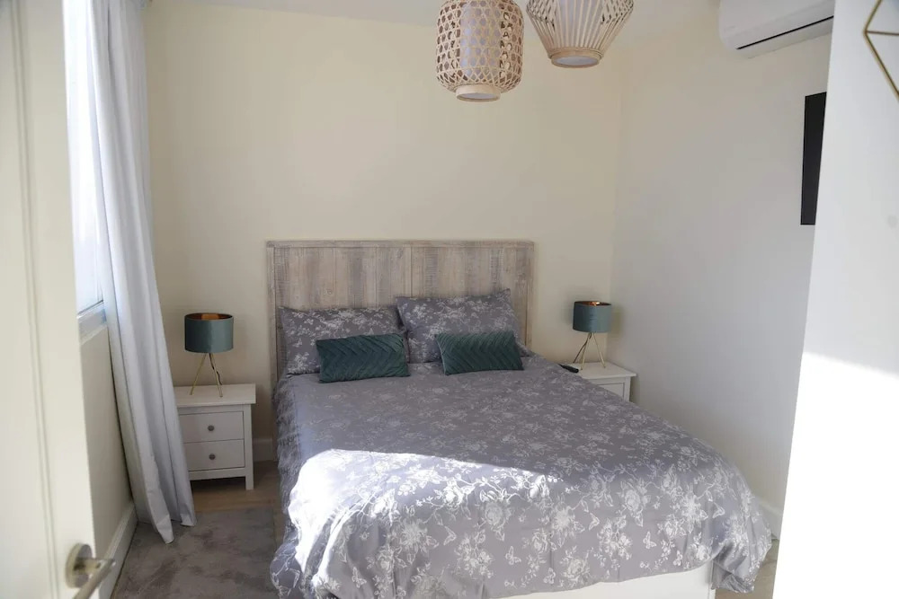 Peaceful Beachfront Apartment — фото