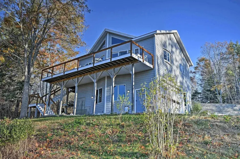 2BR Coastal Gem! Breathtaking Ocean/mountain View