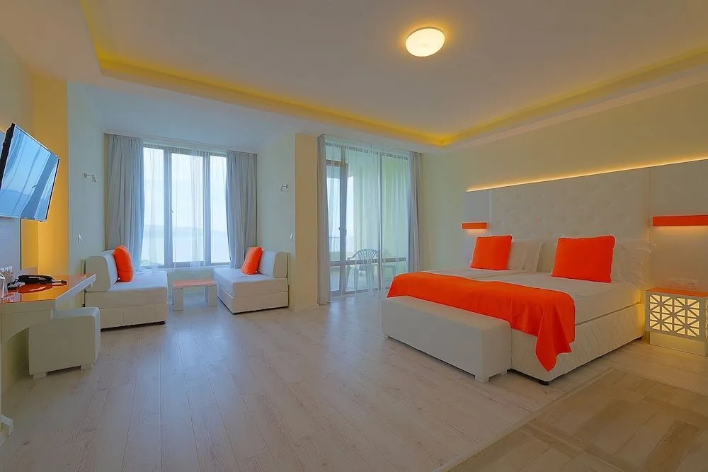 Hotel Perla Beach Luxury - фото 3