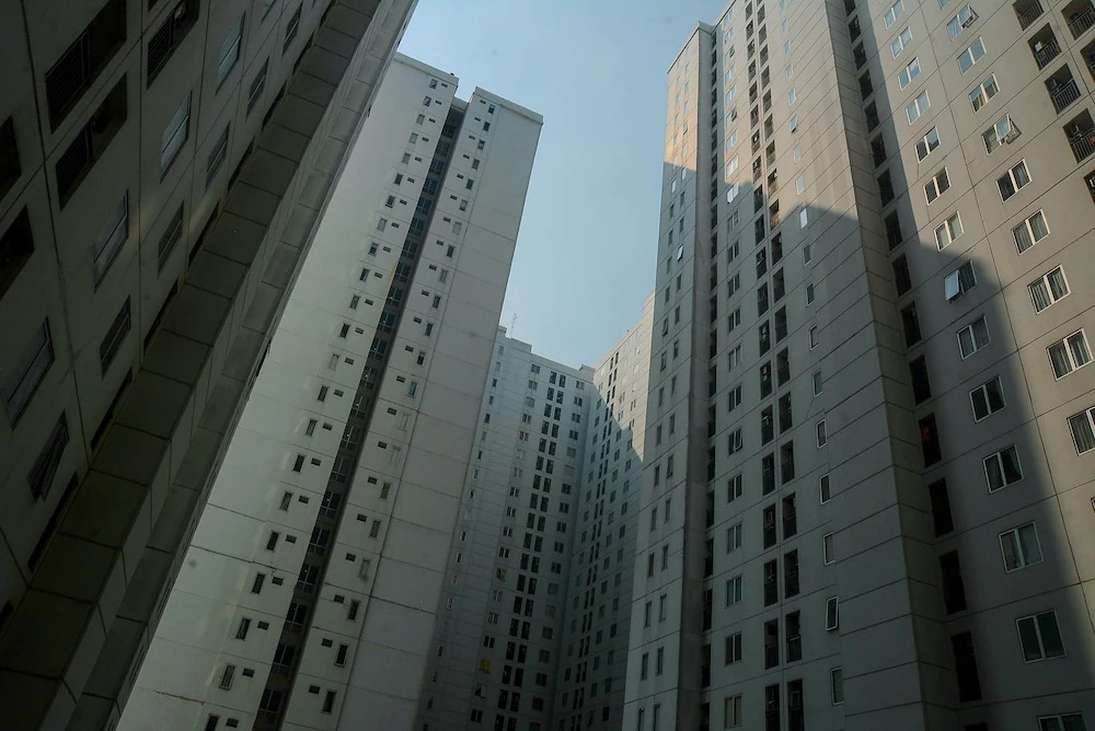 2BR Fully Furnished Modern Bassura City Apartment