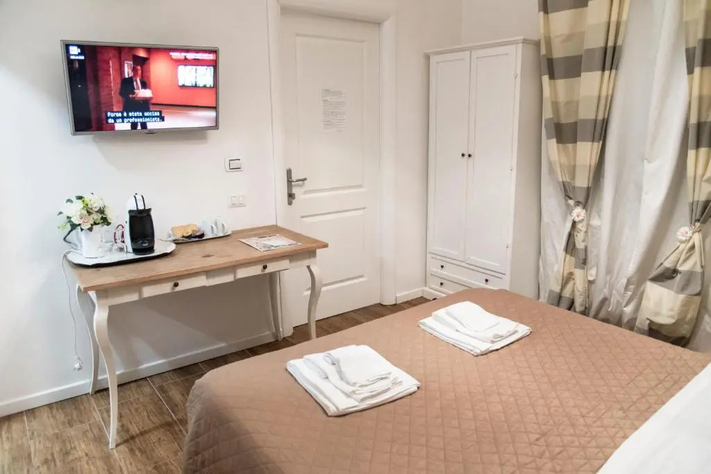 Standard Double room (full double bed)