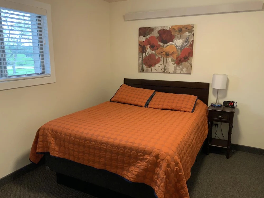 2 Bedrooms Standard Family room