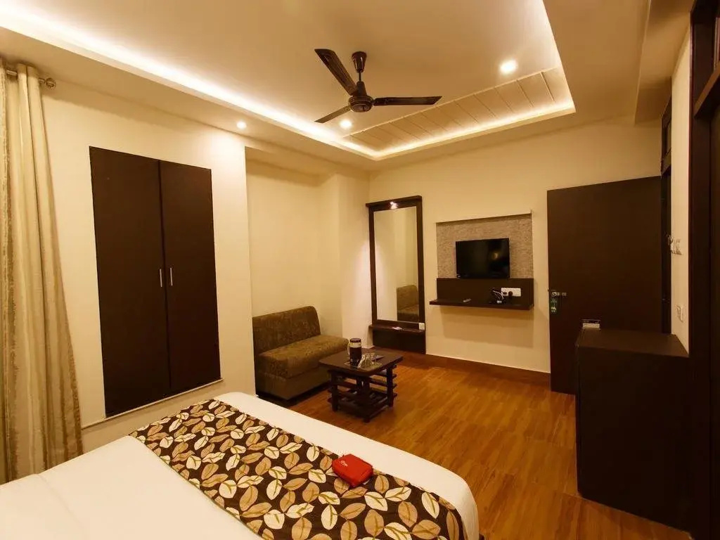 OYO Premium Kotri Circle - фото 9