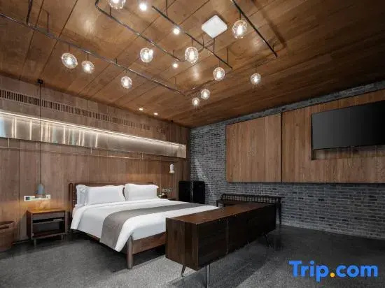 Standard room with city view