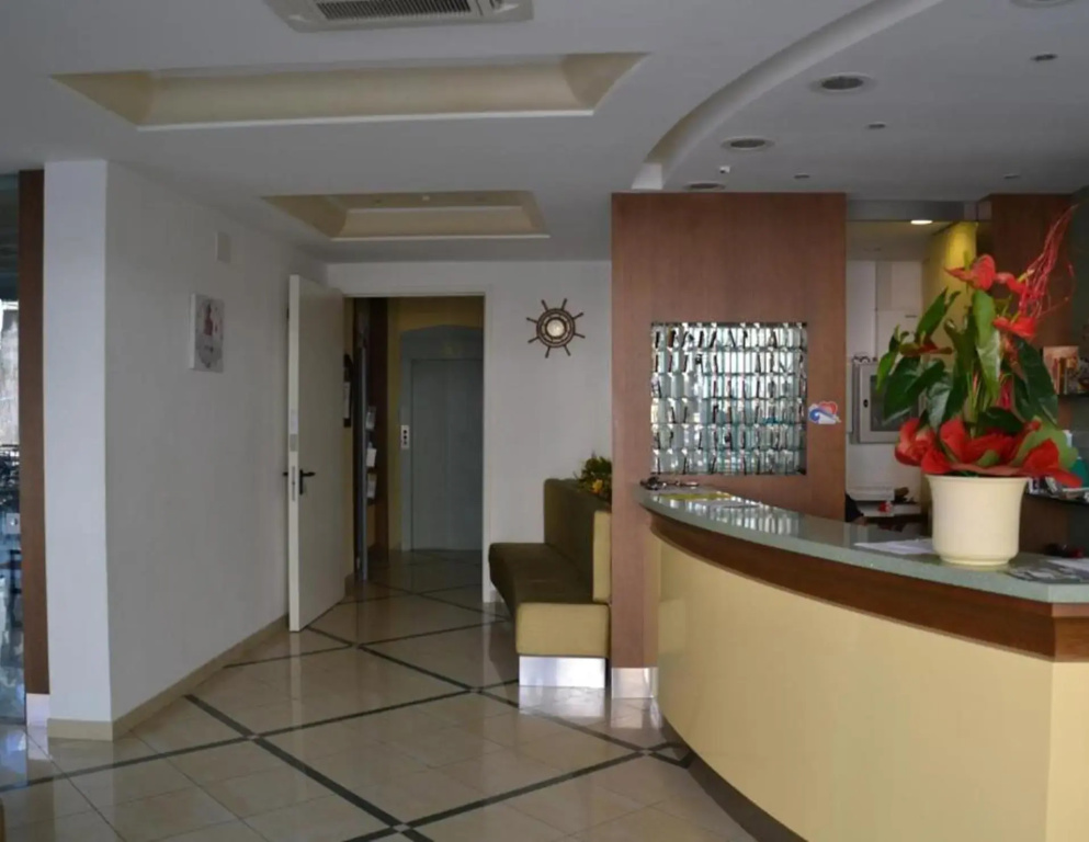 Lobby & Reception