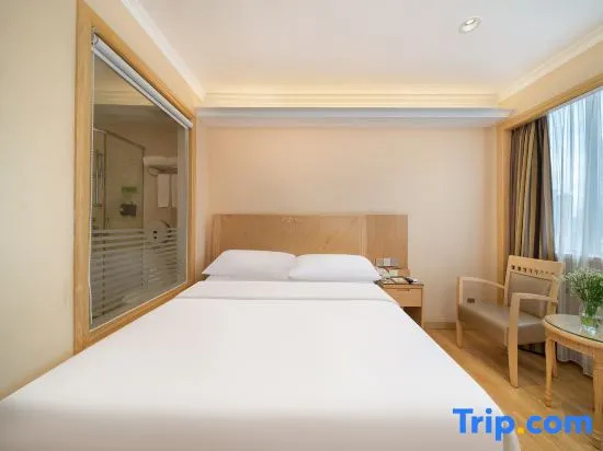 Deluxe Double room (full double bed)