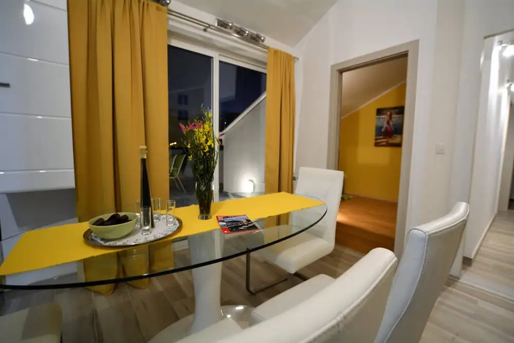 4 Bedrooms Premium Apartment with sea view