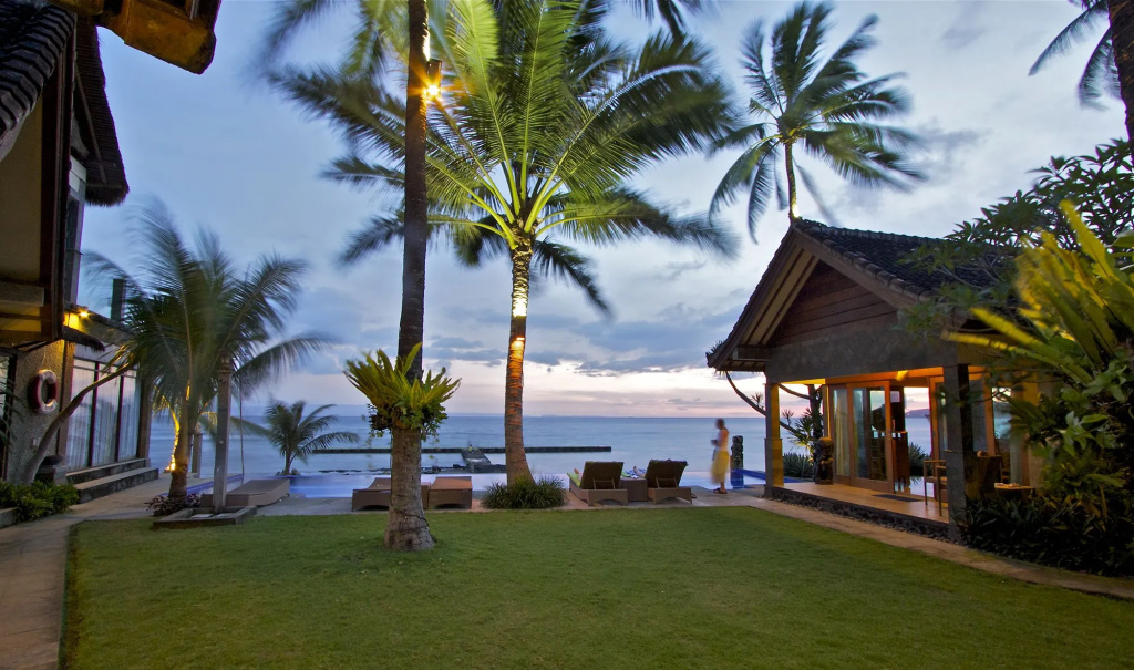 Beach & Waterfront