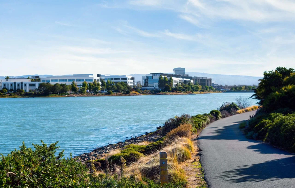 Beach & Waterfront