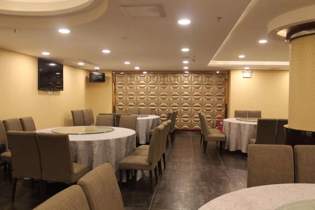 Food & Beverage