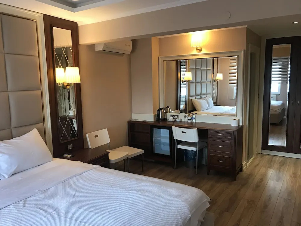 Deluxe Suite