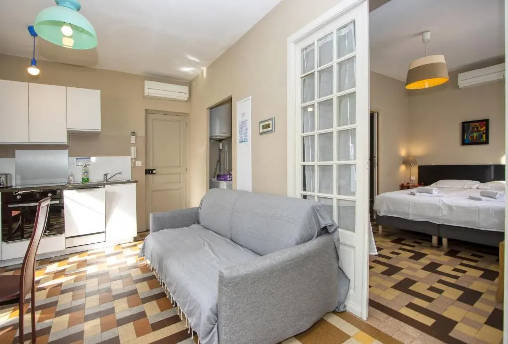 1 Bedroom Apartment