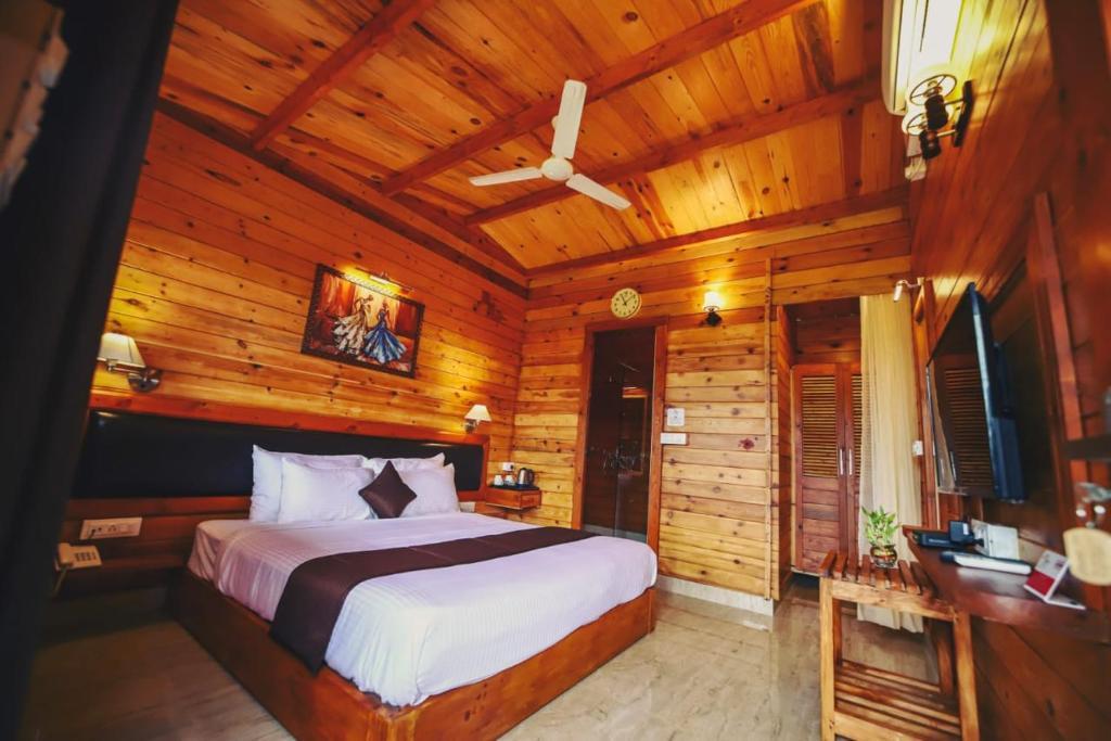 Grand Vatika Resort