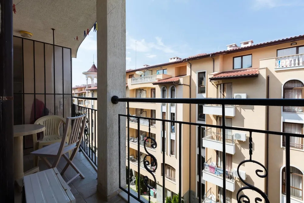 One Bedroom Apartment with Balcony