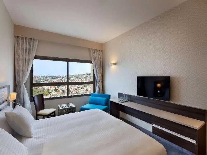 Deluxe Double room (full double bed)