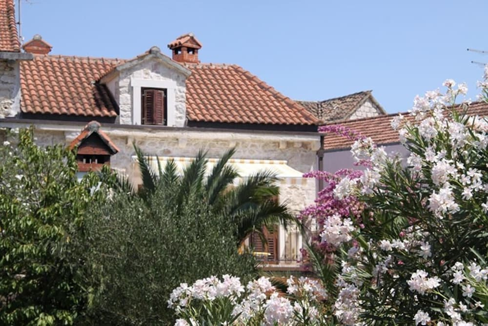 House Davor