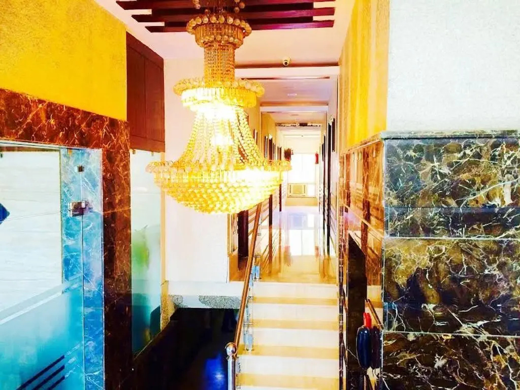 Lobby & Reception