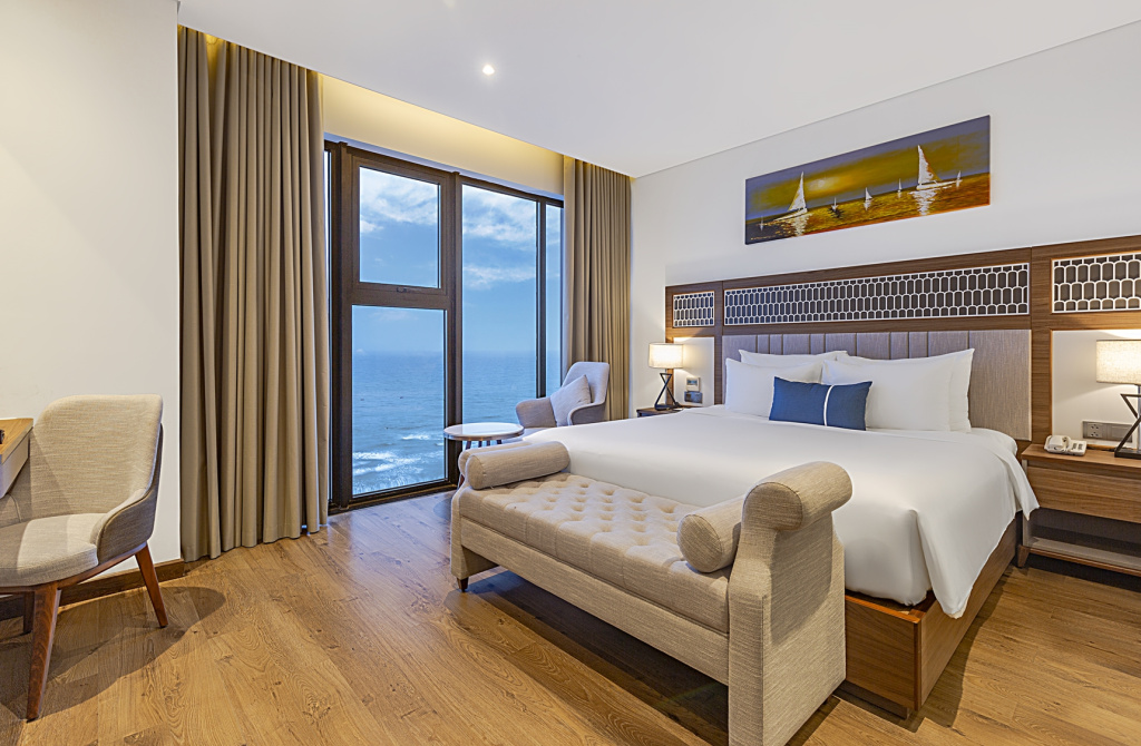 Grand Ocean Double room (full double bed)