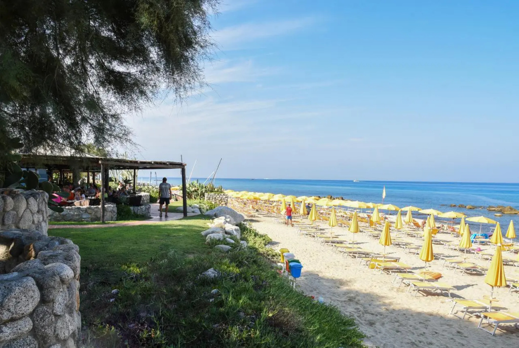 Beach & Waterfront