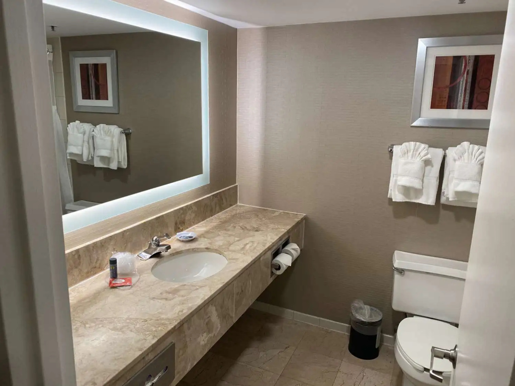 DoubleTree by Hilton New York LaGuardia Airport - Général