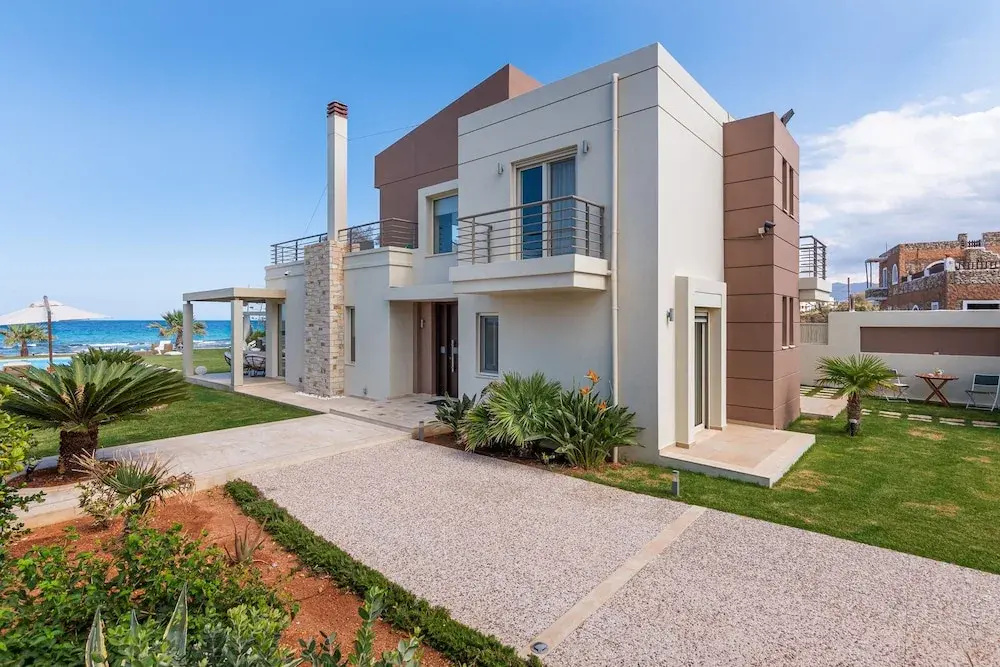 Beachfront Villa w Private Heated Pool Jacuzzi