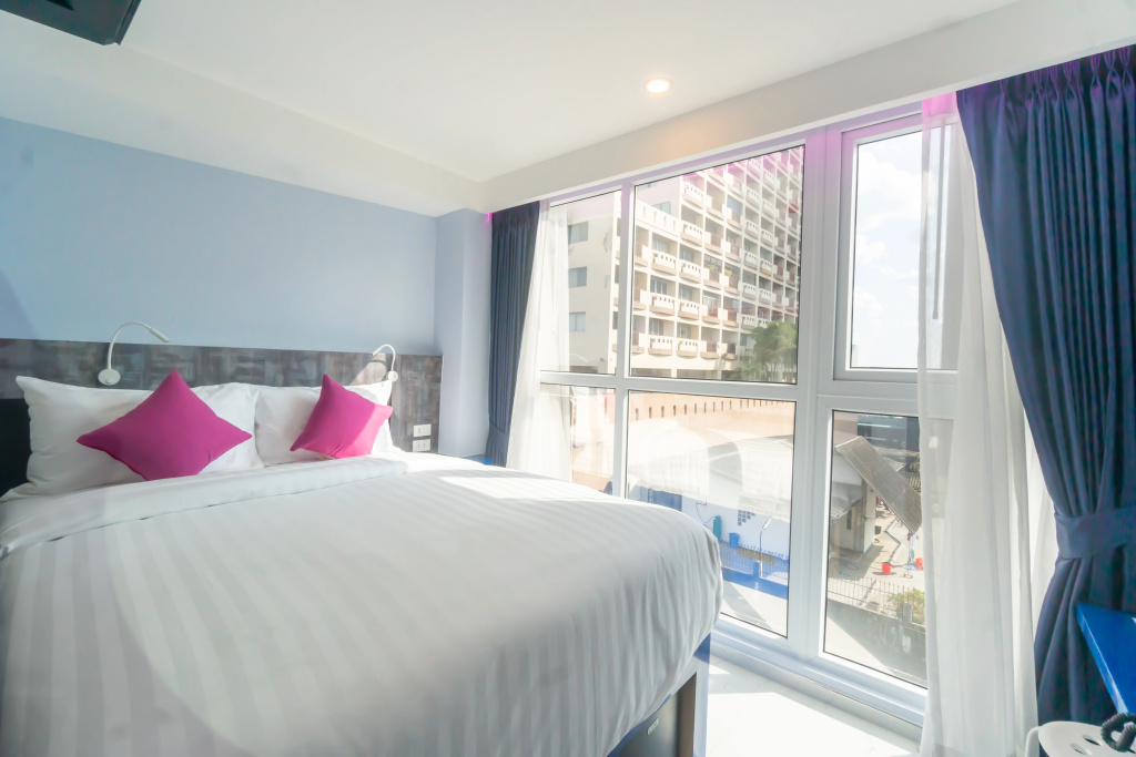 Spark Hotel — 4