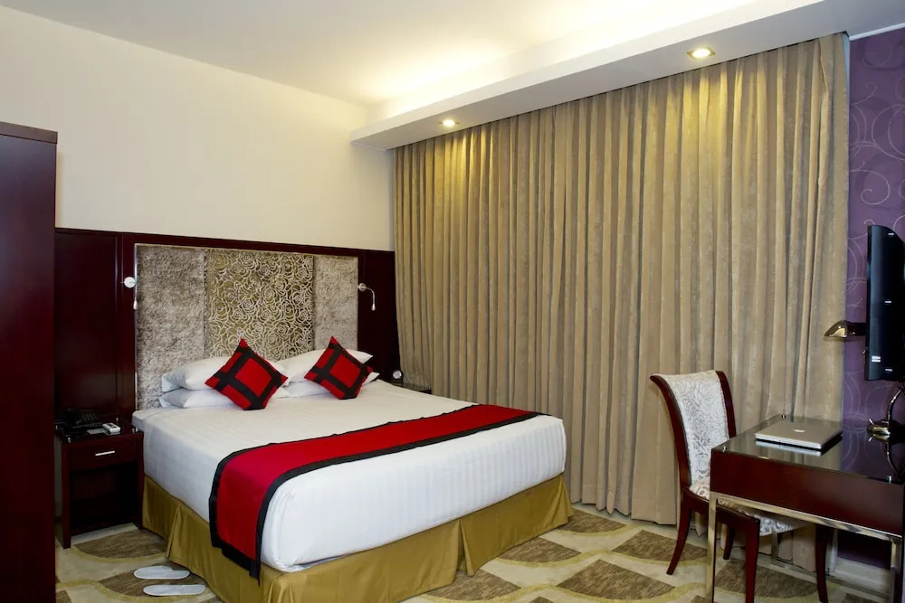 Innotel Luxury Business Hotel - Chambres