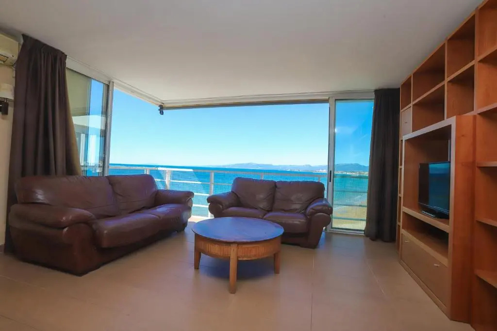 2 Bedrooms Duplex Apartment with sea view