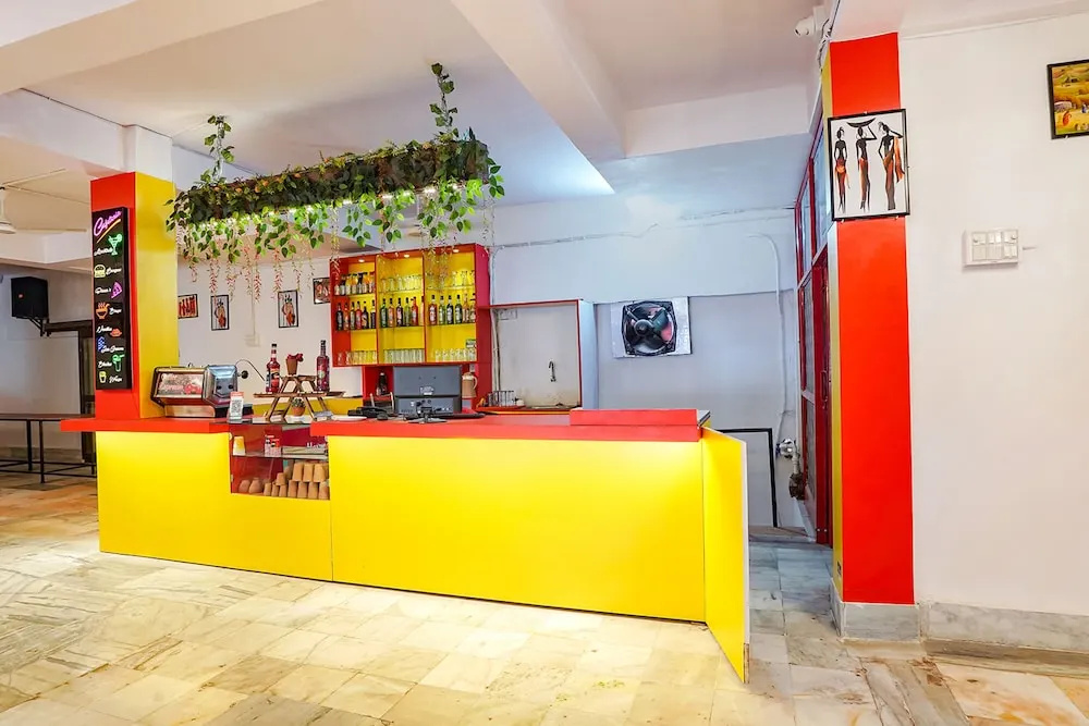 New Shanti Hotel by OYO Rooms